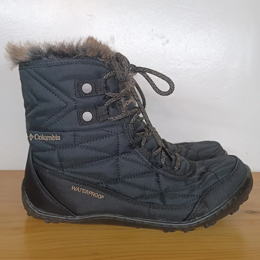 Columbia Women's Minx Shorty III Winter Boots Black Waterproof Omni-Heat Size 9